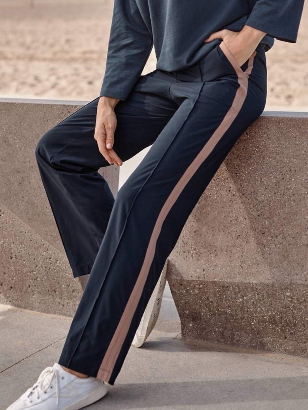J. Jill Fit On The Go Wide Leg Side Stripe Pants L Navy Blue Tawny